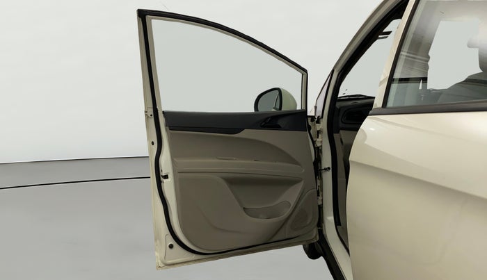 2022 Mahindra MARAZZO M4+ 7 STR, Diesel, Manual, 10,556 km, LHS Front Door