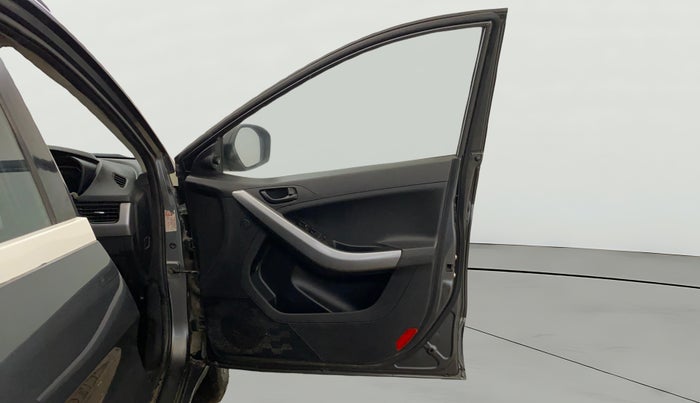 2020 Tata NEXON XM SUNROOF PETROL, Petrol, Manual, 60,638 km, RHS Front Door