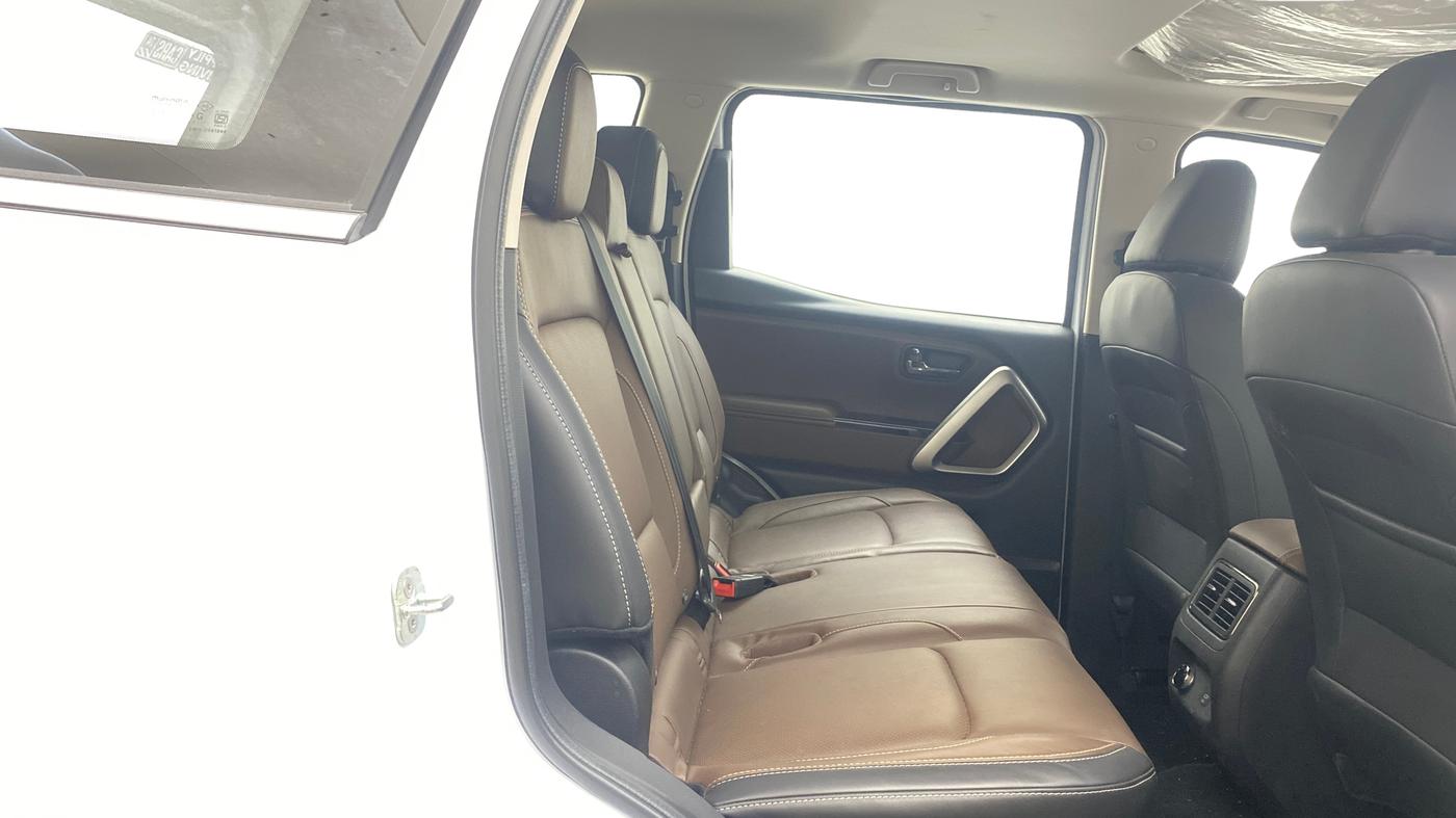 2025 Mahindra SCORPIO-N N Z8 S Petrol AT, Petrol, Automatic, 8,772 km, Right Side Rear Door Cabin