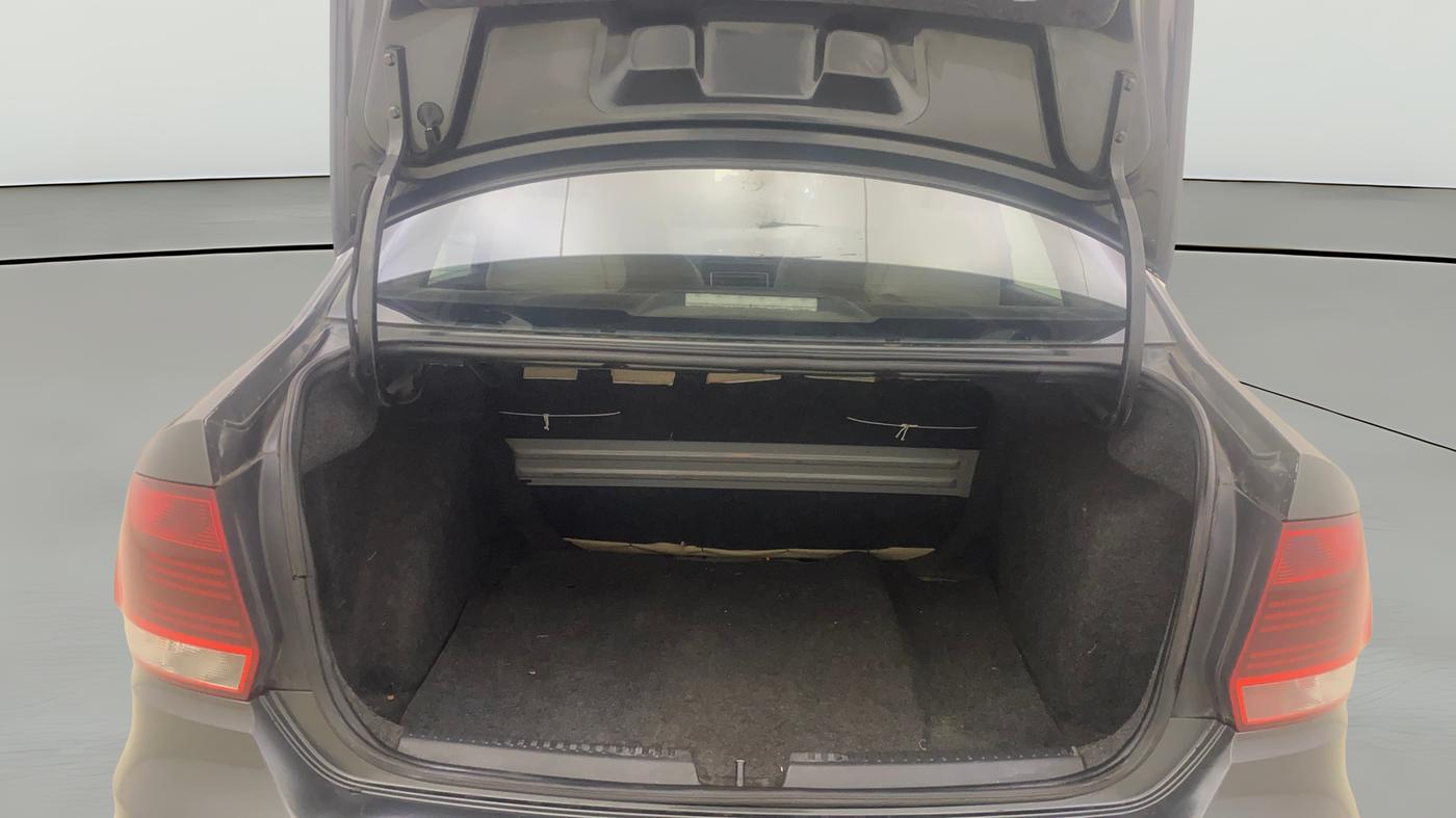 2015 Volkswagen Vento COMFORTLINE 1.6, Petrol, Manual, 45,335 km, Boot Open Zoomed View