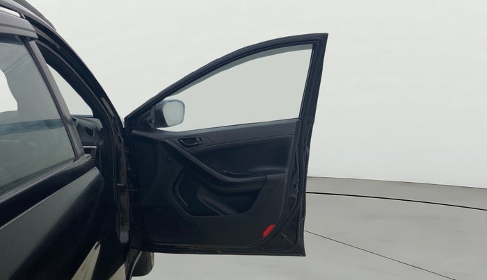 2024 Tata NEXON Creative Plus S 1.2 Revotron 6AMT Dark Edition, CNG, Automatic, 46,394 km, RHS Front Door