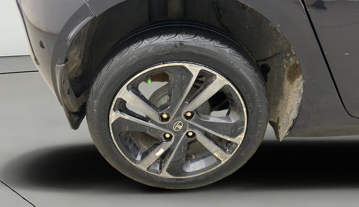 2021 Tata ALTROZ XZ PLUS PETROL DARK EDITION, Petrol, Manual, 65,942 km, Right Rear Wheel
