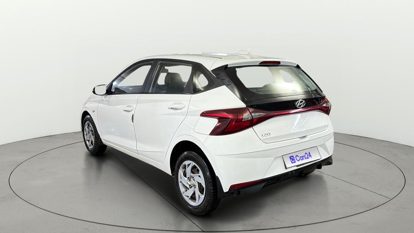 2021 Hyundai NEW I20 MAGNA 1.2 MT, Petrol, Manual, 1,05,532 km, Left Back Diagonal
