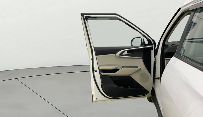 2023 KIA CARENS PRESTIGE 1.5 DIESEL IMT 7 STR, Diesel, Manual, 1,02,184 km, LHS Front Door