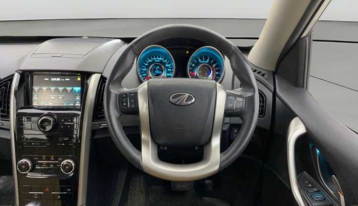2020 Mahindra XUV500 W9 AT, Diesel, Automatic, 74,659 km, Steering Wheel Close Up