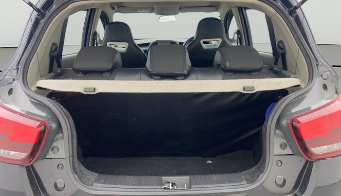 2016 Mahindra Kuv100 K8 6 STR, Petrol, Manual, 38,720 km, Boot Open Zoomed View