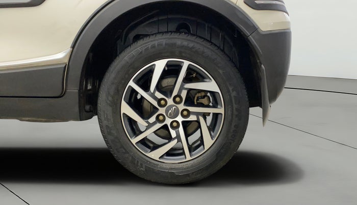 2022 Mahindra XUV300 W8 (O) 1.5 DIESEL, Diesel, Manual, 57,976 km, Left Rear Wheel