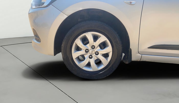 2016 Hyundai Elite i20 MAGNA 1.2, Petrol, Manual, 53,399 km, Left Front Wheel