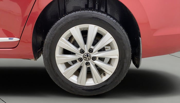 2023 Volkswagen VIRTUS HIGHLINE TSI 1.0 MT, Petrol, Manual, 44,601 km, Left Rear Wheel
