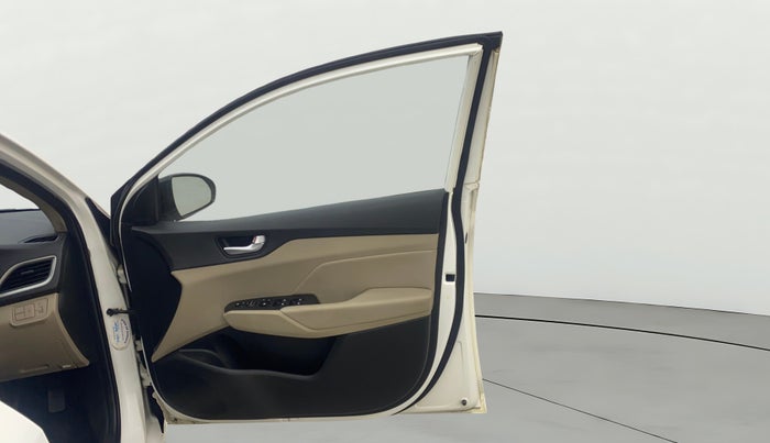 2017 Hyundai Verna 1.6 VTVT SX (O) AT, Petrol, Automatic, 39,750 km, RHS Front Door