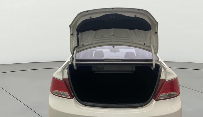 2016 Hyundai Verna 1.6 VTVT SX, Petrol, Manual, 1,06,282 km, Boot Door Open