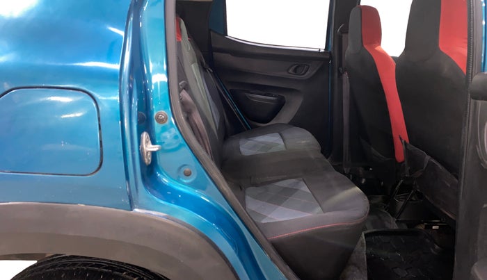 2022 Renault Kwid RXT 1.0, Petrol, Manual, 31,728 km, Right Side Rear Door Cabin