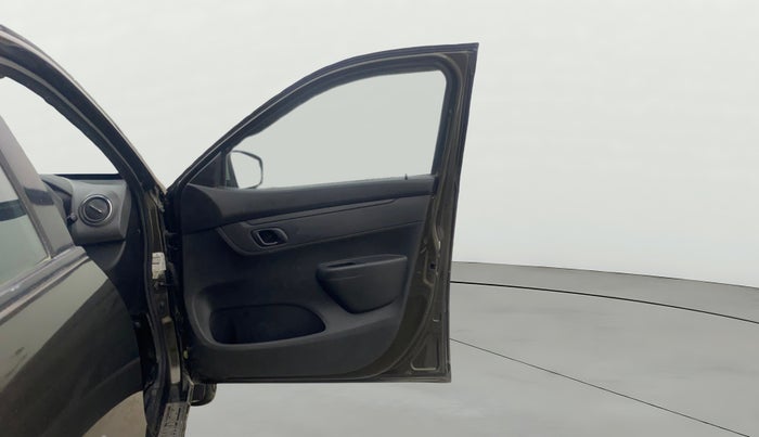 2017 Renault Kwid RXT 1.0 AMT, Petrol, Automatic, 1,05,200 km, RHS Front Door