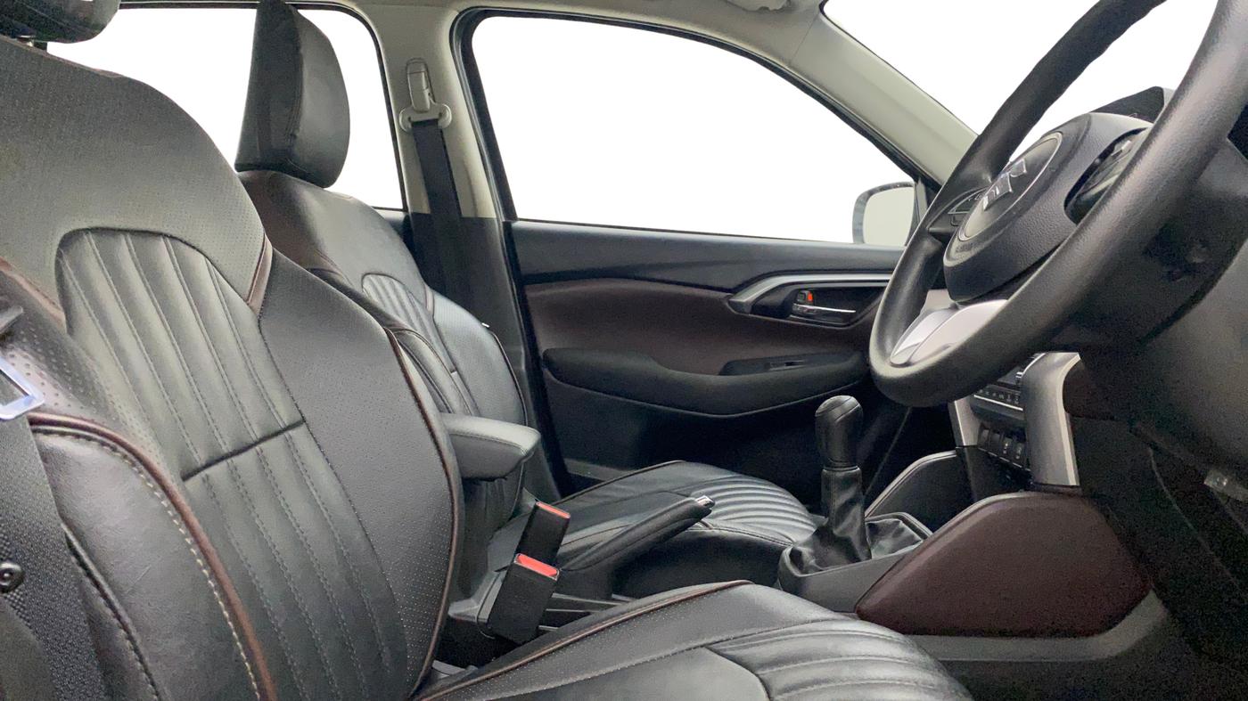 2023 Maruti Grand Vitara DELTA SMART HYBRID, Petrol, Manual, 32,773 km, Right Side Front Door Cabin