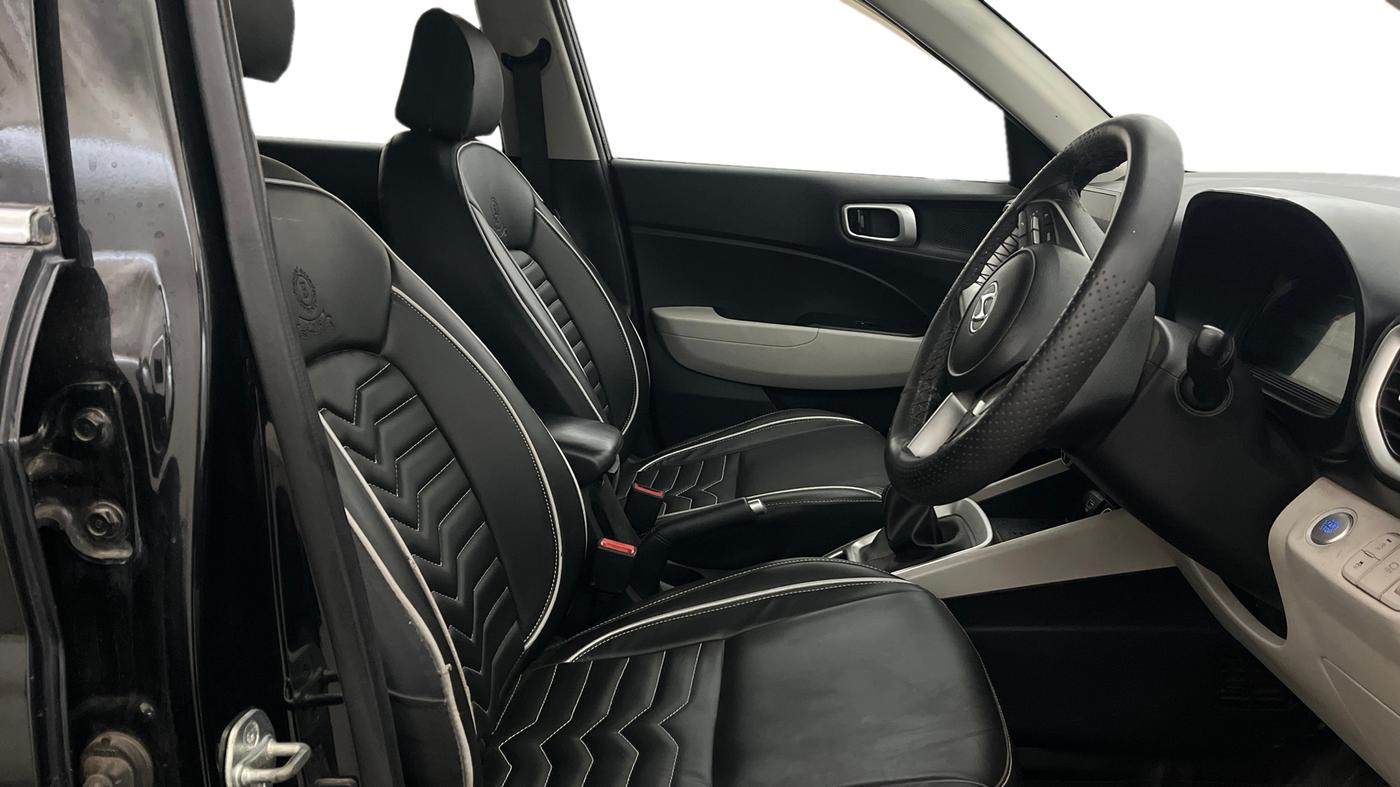 2024 Hyundai VENUE SX 1.2 PETROL, Petrol, Manual, 54,819 km, Right Side Front Door Cabin