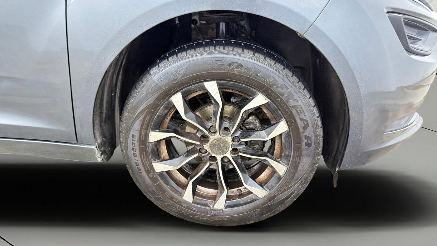 2020 Tata ALTROZ XE PETROL, Petrol, Manual, 51,027 km, Right Front Wheel