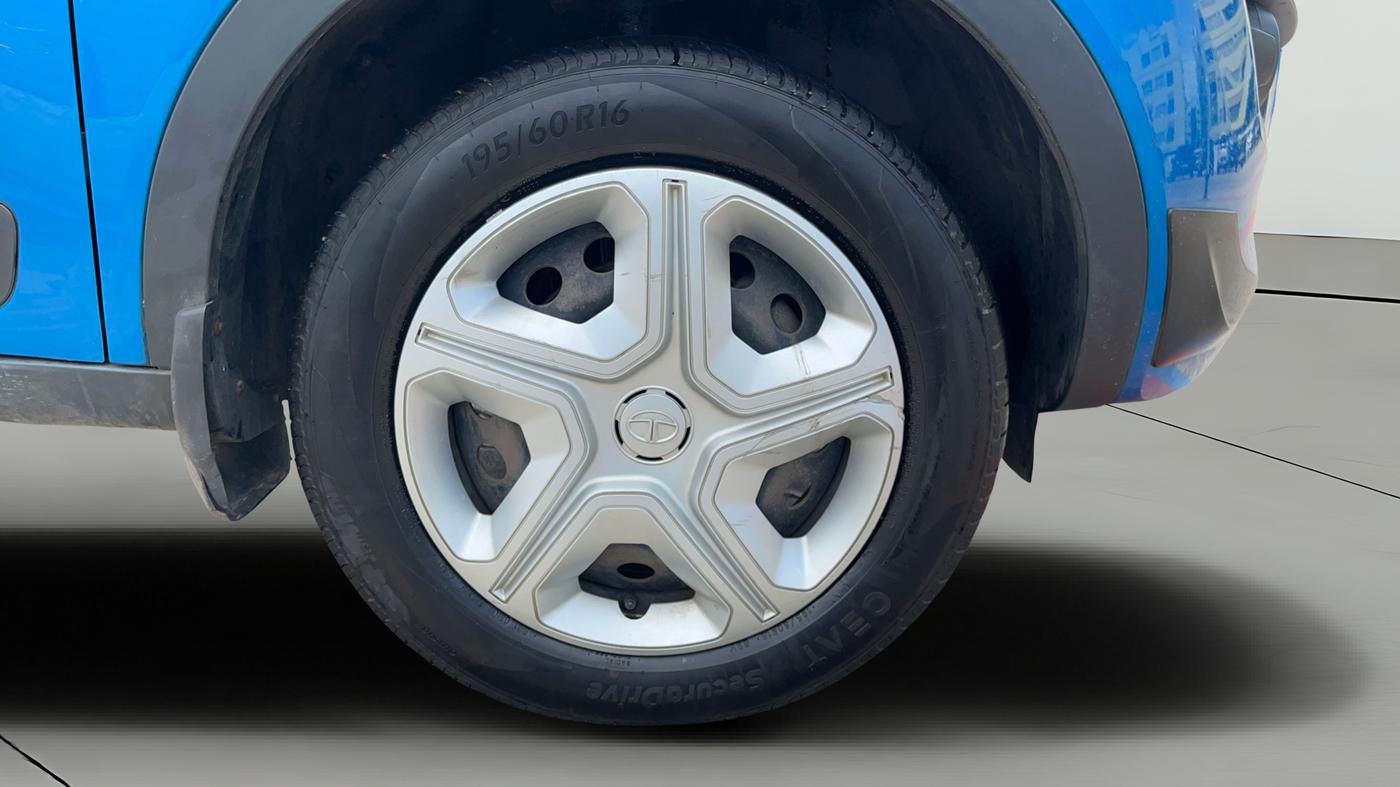 2019 Tata NEXON XM PETROL, Petrol, Manual, 49,129 km, Right Front Wheel