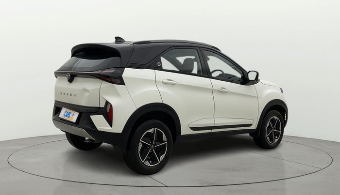 2023 Tata NEXON FEARLESS SUNROOF AMT DUAL TONE 1.5 DIESEL, Diesel, Automatic, 43,327 km, Right Back Diagonal