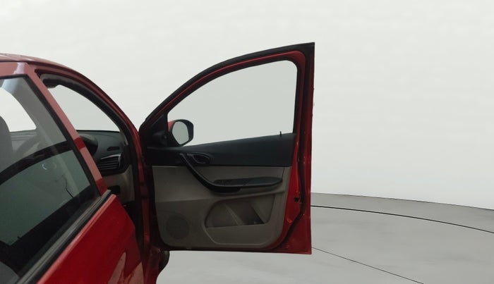 2018 Tata Tiago XT DIESEL, Diesel, Manual, 91,607 km, RHS Front Door