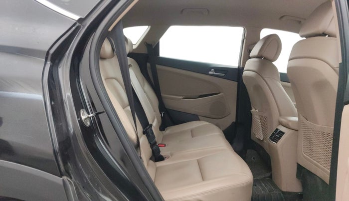 2018 Hyundai Tucson GLS 2WD AT PETROL, Petrol, Automatic, 74,198 km, Right Side Rear Door Cabin
