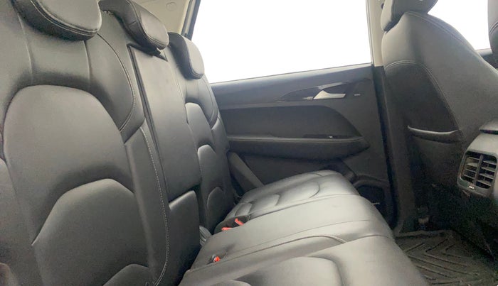 2020 MG HECTOR SMART HYBRID 1.5 PETROL, Petrol, Manual, 39,286 km, Right Side Rear Door Cabin