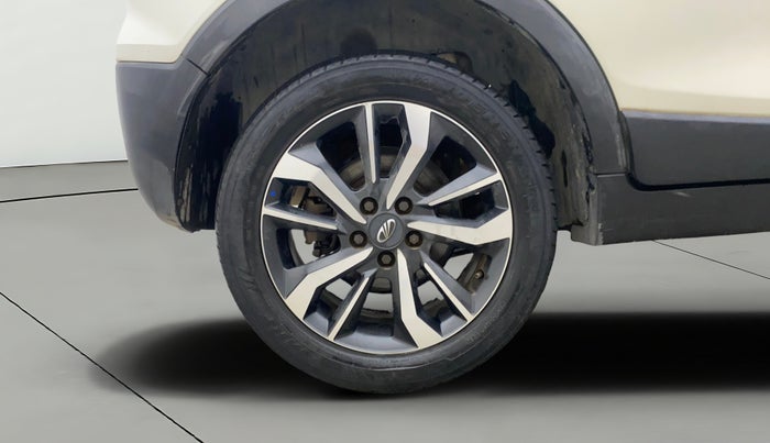 2020 Mahindra XUV300 W8 (O) 1.2 PETROL, Petrol, Manual, 96,681 km, Right Rear Wheel