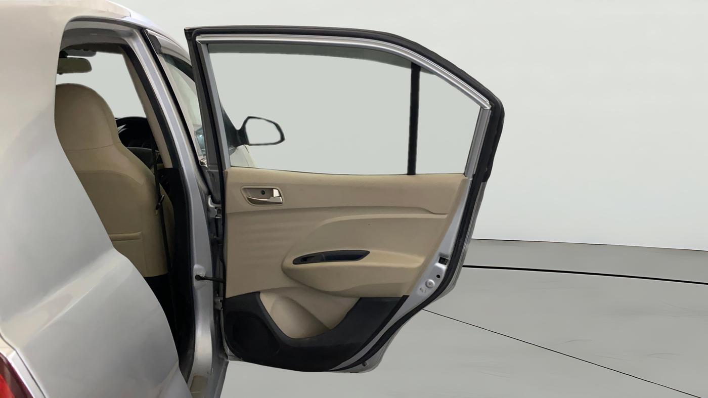 2019 Hyundai NEW SANTRO SPORTZ CNG, CNG, Manual, 78,715 km, RHS Rear Door