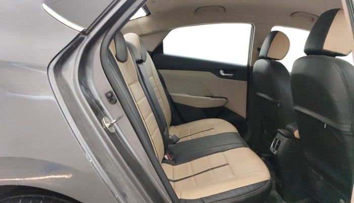 2019 Hyundai Verna 1.6 VTVT SX, Petrol, Manual, 49,243 km, Right Side Rear Door Cabin