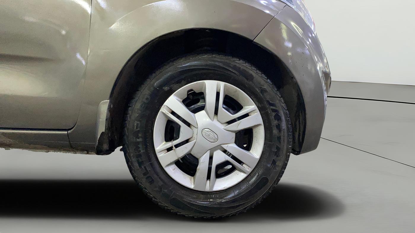 2016 Datsun Redi Go T, Petrol, Manual, 20,630 km, Right Front Wheel