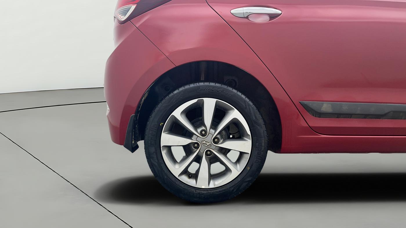 2016 Hyundai Elite i20 ASTA 1.2, Petrol, Manual, 1,02,226 km, Right Rear Wheel