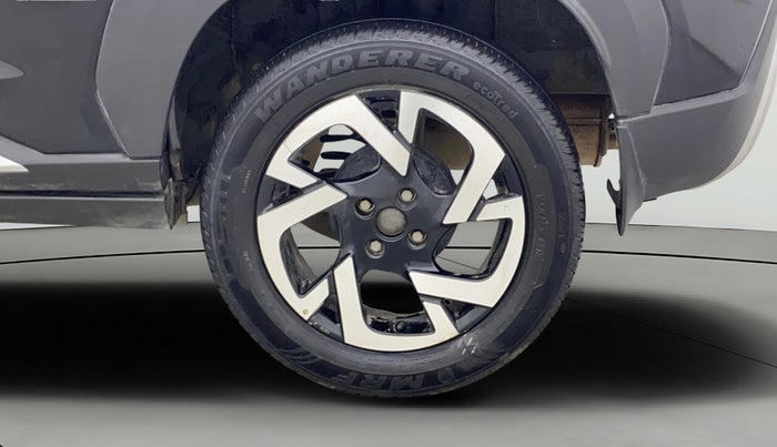 2024 Nissan MAGNITE XV MT, Petrol, Manual, 18,224 km, Left Rear Wheel