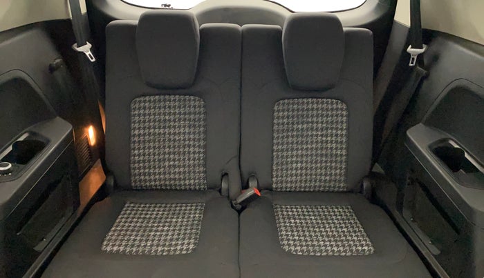 2022 Tata Safari XM SUNROOF, Diesel, Manual, 45,578 km, Third Seat Row ( optional )