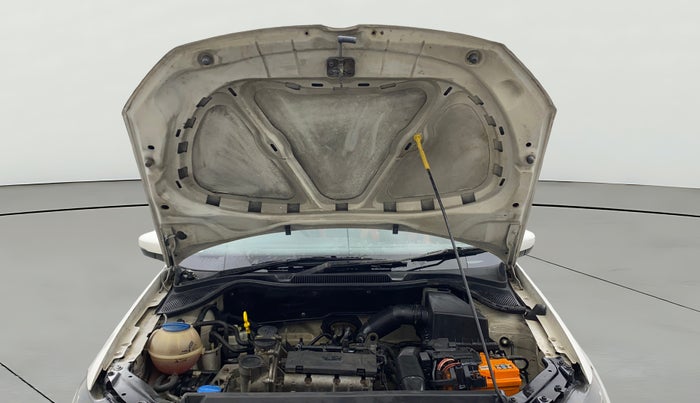 2016 Volkswagen Polo HIGHLINE1.2L, Petrol, Manual, 48,746 km, Open Bonet