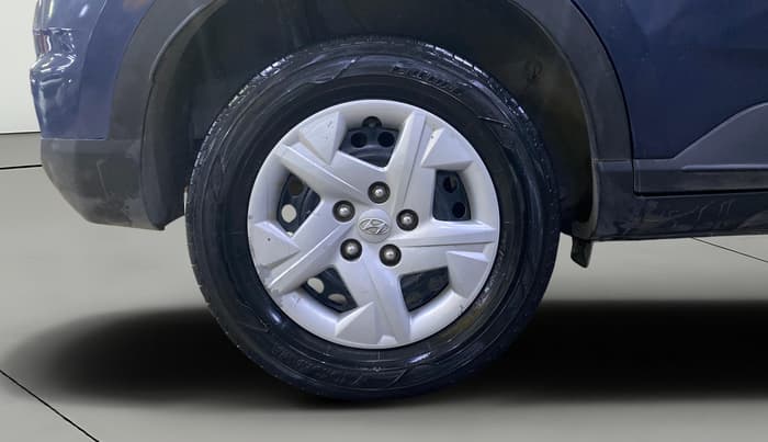 2020 Hyundai VENUE S 1.2, Petrol, Manual, 66,877 km, Right Rear Wheel