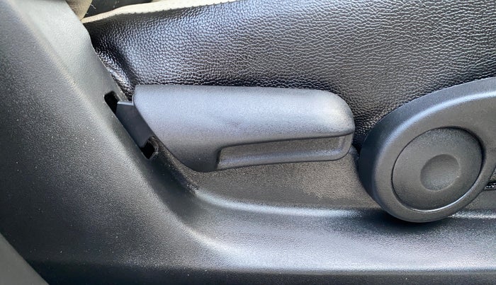 2020 Maruti S Cross ZETA 1.5, Petrol, Manual, 30,516 km, Third Seat Row ( optional )