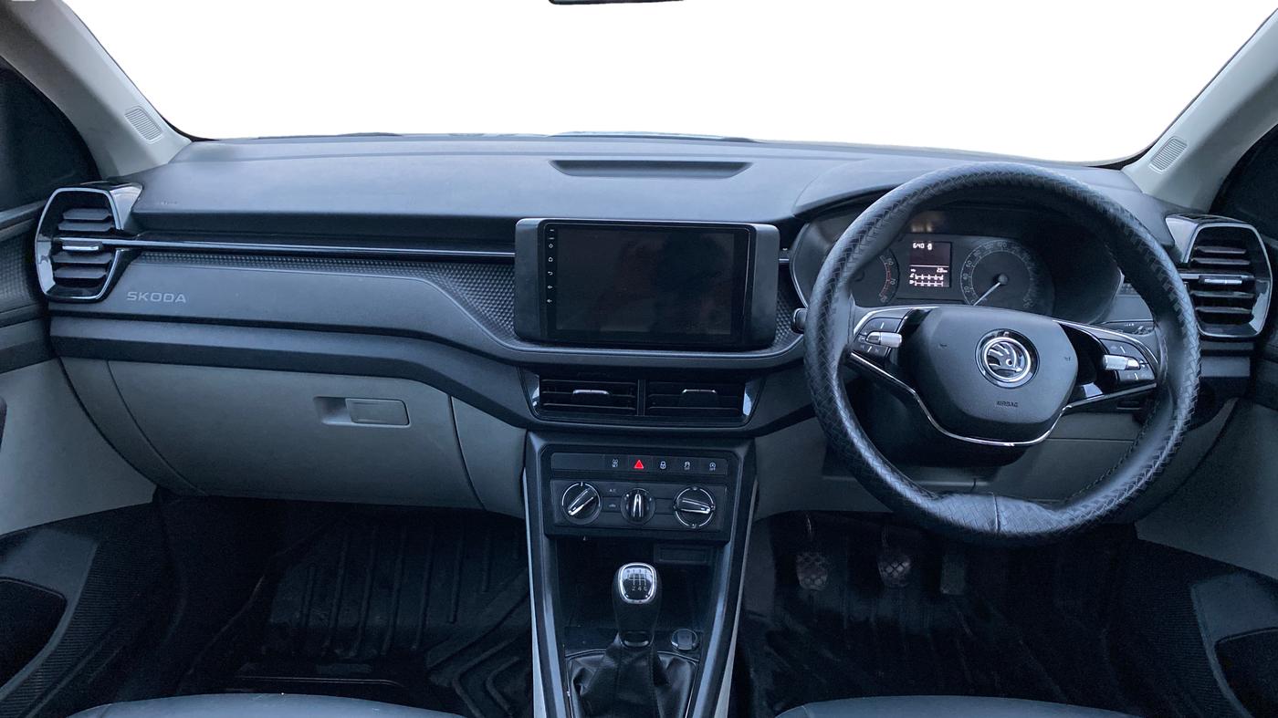2022 Skoda KUSHAQ ACTIVE 1.0L TSI MT, Petrol, Manual, 84,819 km, Dashboard