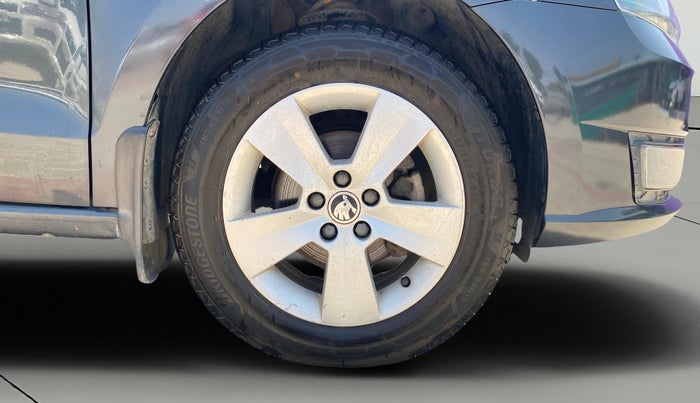 2020 Skoda Rapid 1.0 AMBITION TSI MT, Petrol, Manual, 1,27,714 km, Right Front Wheel