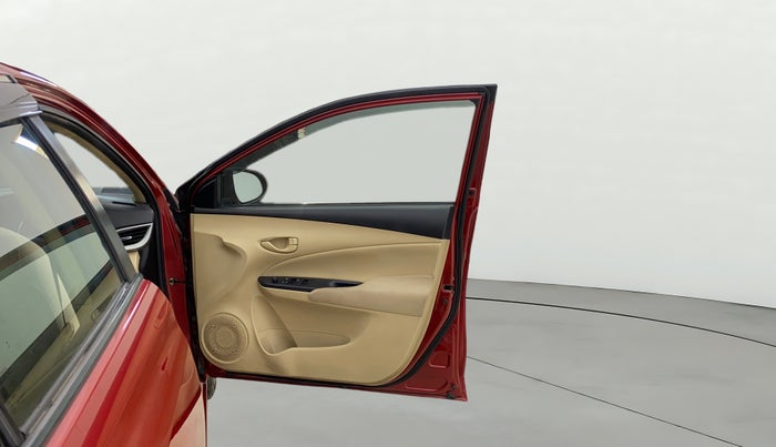 2018 Toyota YARIS J CVT, Petrol, Automatic, 1,09,463 km, RHS Front Door