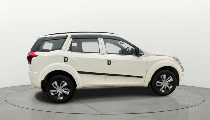 2020 Mahindra XUV500 W5, Diesel, Manual, 56,961 km, Right Side View