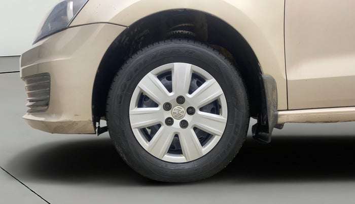 2015 Volkswagen Vento COMFORTLINE 1.6, Petrol, Manual, 29,969 km, Left Front Wheel