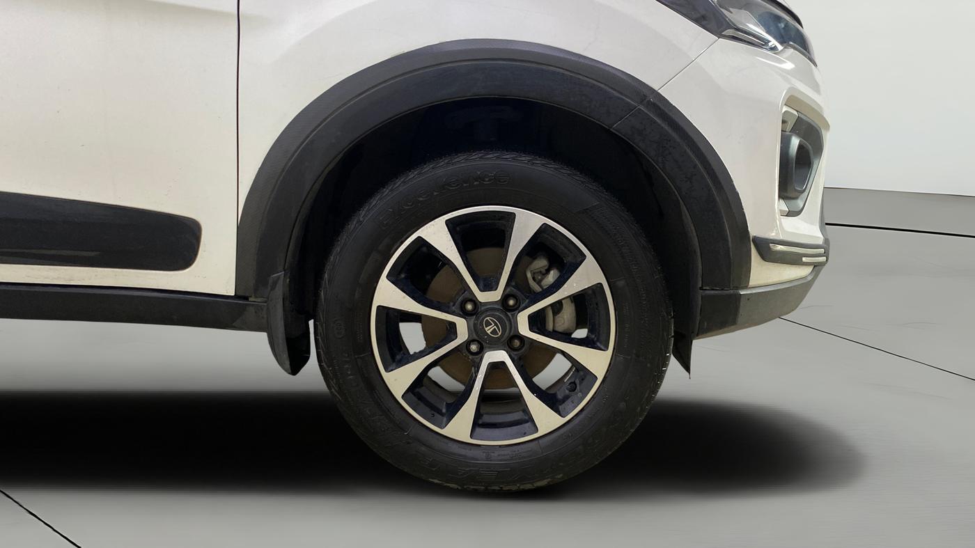 2021 Tata NEXON XZA PLUS SUNROOF PETROL, Petrol, Automatic, 33,687 km, Right Front Wheel