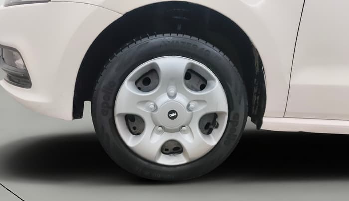 2017 Volkswagen Polo COMFORTLINE 1.2L, Petrol, Manual, 85,807 km, Left Front Wheel