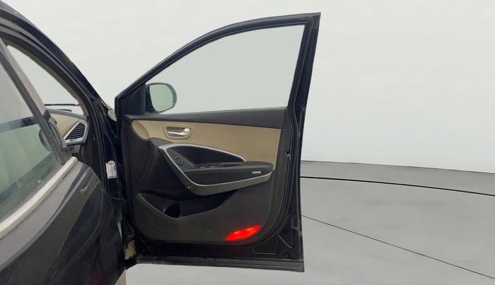 2014 Hyundai Santa Fe 4 WD AT, Diesel, Automatic, 88,620 km, RHS Front Door