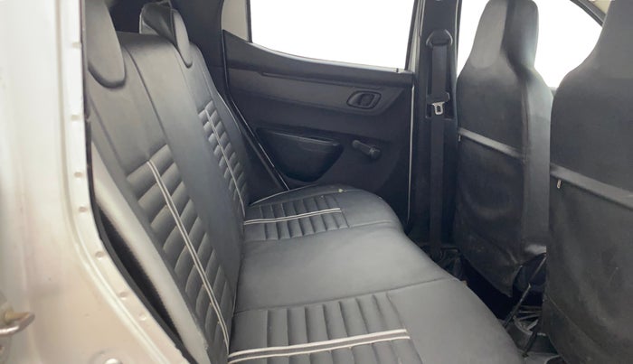 2017 Renault Kwid RXT 1.0, Petrol, Manual, 79,788 km, Right Side Rear Door Cabin