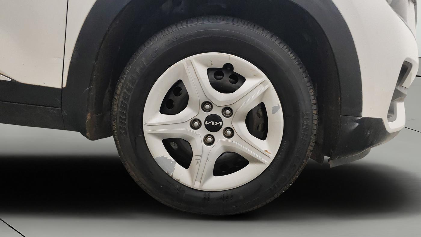 2022 KIA SELTOS HTE 1.5 DIESEL, Diesel, Manual, 1,42,977 km, Right Front Wheel