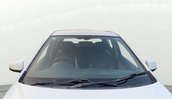 2014 Hyundai i20 MAGNA (O) 1.2, CNG, Manual, 1,16,327 km, Front Windshield