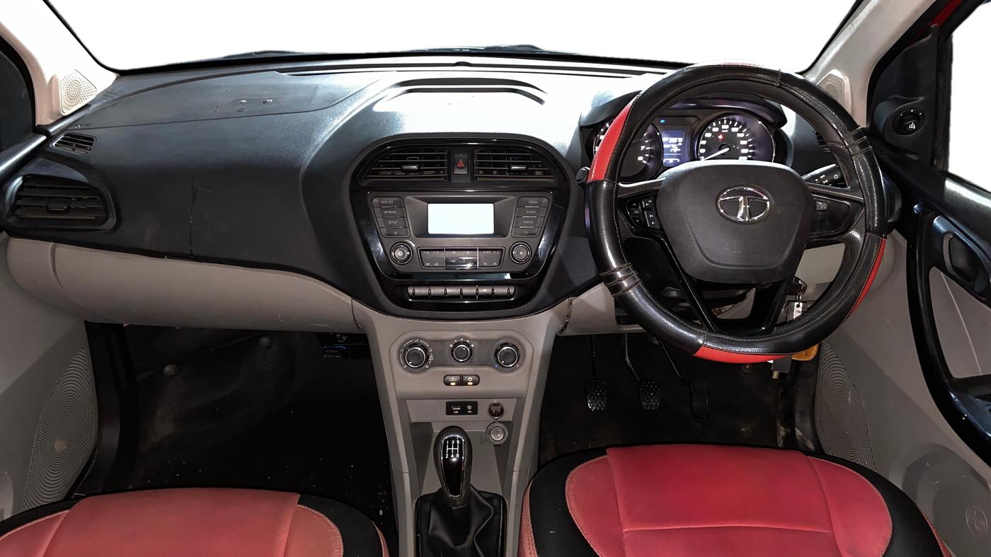 2019 Tata Tiago XZ PETROL, Petrol, Manual, 29,667 km, Dashboard