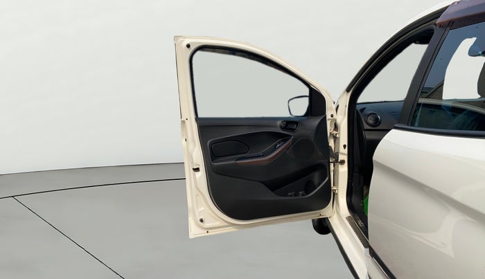 2020 Ford FREESTYLE TITANIUM 1.2 PETROL, Petrol, Manual, 40,975 km, LHS Front Door