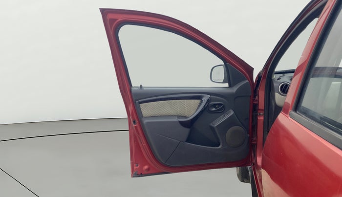 2015 Renault Duster 85 PS RXL DIESEL, Diesel, Manual, 1,18,559 km, LHS Front Door