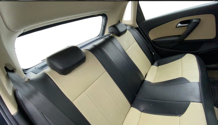 2015 Volkswagen Polo HIGHLINE1.2L, Petrol, Manual, 59,990 km, Right Side Rear Door Cabin